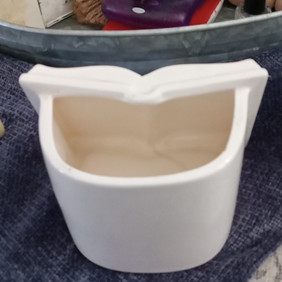 VTG. Holly Hobby Planter in excellent used condition. - Picture 2 of 4